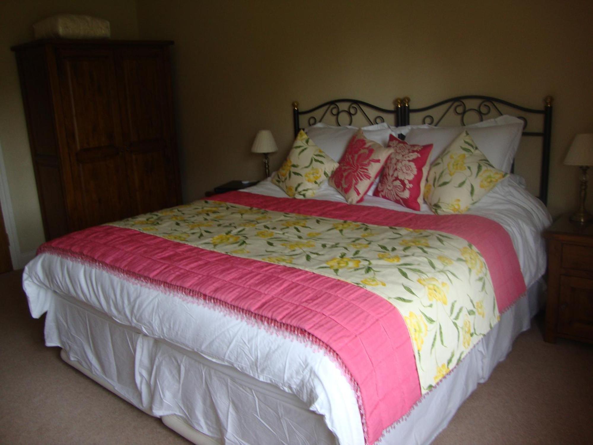 The Paddock Bed & Breakfast Haverfordwest Dış mekan fotoğraf