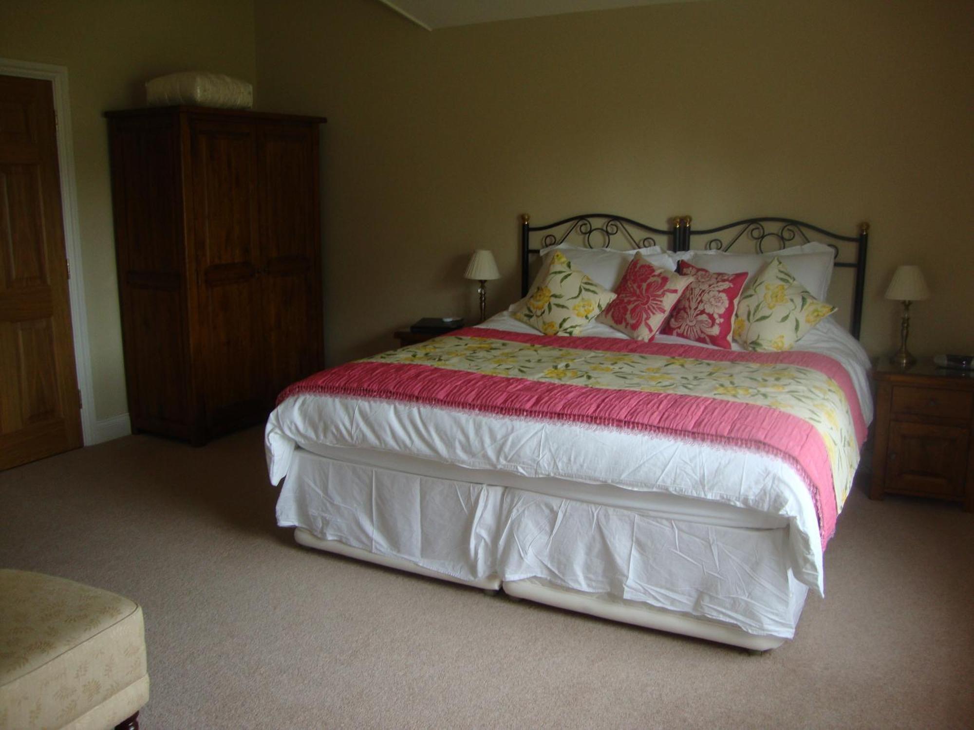 The Paddock Bed & Breakfast Haverfordwest Dış mekan fotoğraf